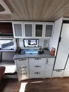 Fahrzeugbild Hymer Eriba Nova 530 Mover, Solar, Combi Heizung #11