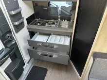 Fahrzeugbild Hobby De Luxe 460 SL Modell 2027; 1500kg #11