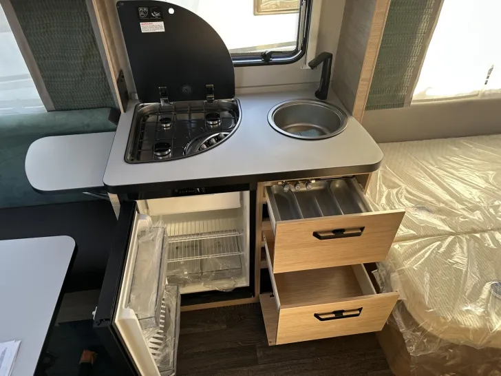 Fahrzeugbild Weinsberg CaraOne 450 FU Steckdosen Plus Paket; Modell 27 #10