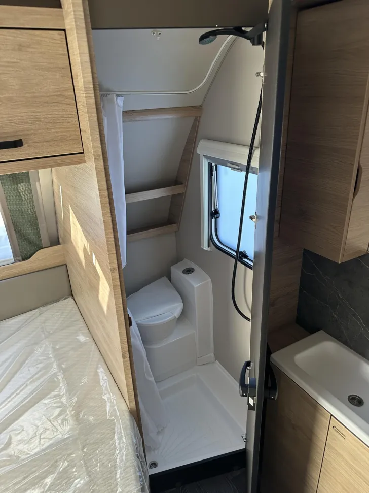 Fahrzeugbild Weinsberg CaraOne 450 FU Steckdosen Plus Paket; Modell 27 #14