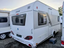 Fahrzeugbild Knaus Sport 450 FU mit Mover #1