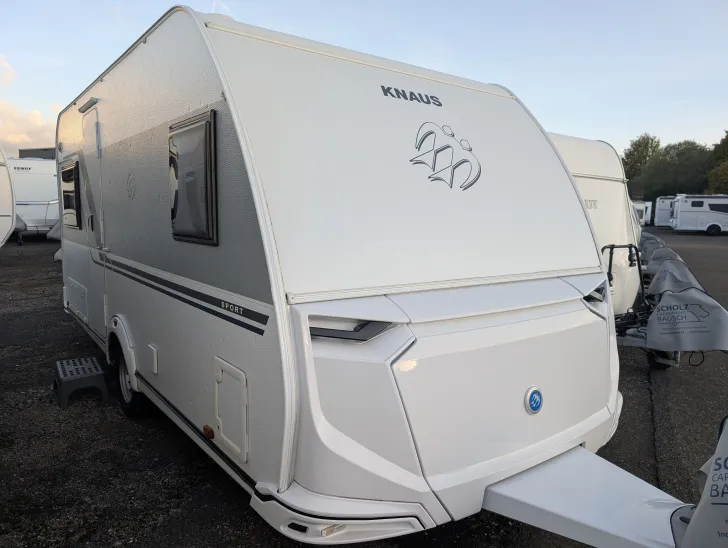 Fahrzeugbild Knaus Sport 450 FU mit Mover #3