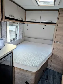 Fahrzeugbild Knaus Sport 450 FU mit Mover #12