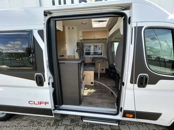 Fahrzeugbild Sunlight Camper Van Cliff 640 #6