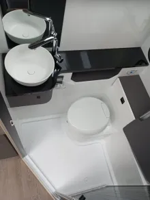 Fahrzeugbild Hobby De Luxe 460 SFf #6