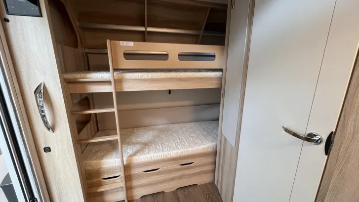 Fahrzeugbild Hobby De Luxe 490 KMF #3