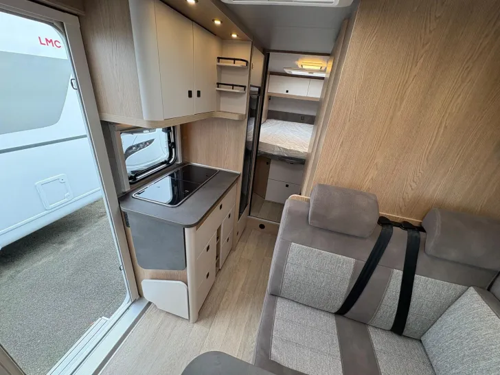 Fahrzeugbild Hobby OnTour C 700 GQ /Automatik/Kingsizebett #20