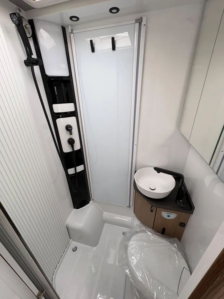 Fahrzeugbild Hobby OnTour C 700 GQ /Automatik/Kingsizebett #27