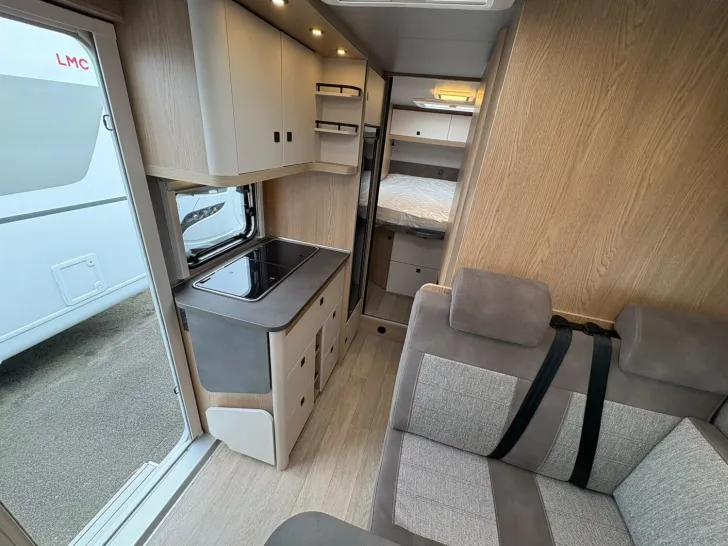 Fahrzeugbild Hobby OnTour C 700 GQ /Automatik/Kingsizebett #15