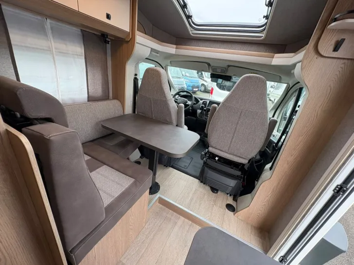 Fahrzeugbild Hobby OnTour C 700 GQ /Automatik/Kingsizebett #27