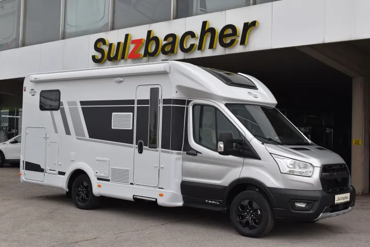 Fahrzeugbild Carado T 338 EDITION27 Lithium, Hubbett, 4 Betten #1