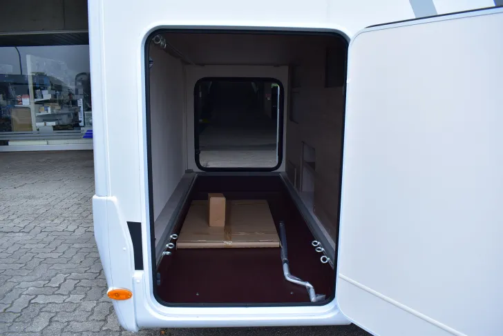 Fahrzeugbild Carado T 338 EDITION27 Lithium, Hubbett, 4 Betten #50