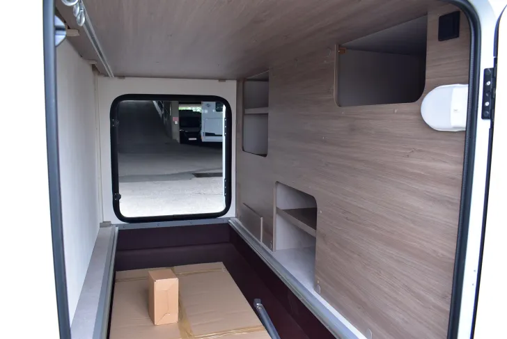 Fahrzeugbild Carado T 338 EDITION27 Lithium, Hubbett, 4 Betten #51