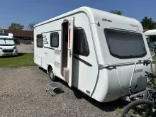 Fahrzeugbild Hymer Eriba Nova Light 442 Längsbetten, Mover,Vorzelt, a #1