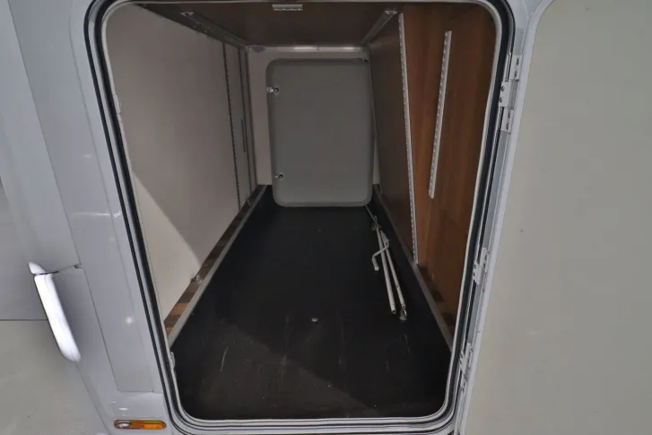 Fahrzeugbild Knaus Van Ti 650 MG/1.Hand/Festbett/Markise/AHK/Garage #6