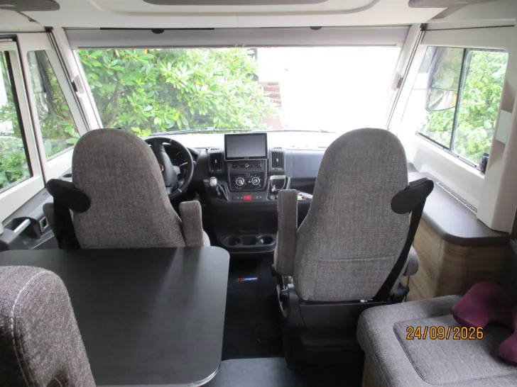 Fahrzeugbild Adria Sonic Plus I 700 SBC wenig KM,v.Extras, Queensbett #5