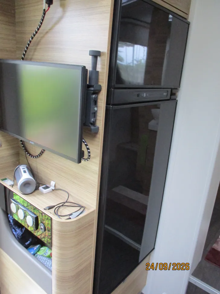 Fahrzeugbild Adria Sonic Plus I 700 SBC wenig KM,v.Extras, Queensbett #7
