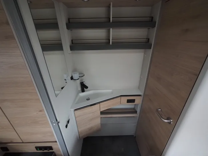 Fahrzeugbild Dethleffs Camper 530 FSK, 3er Stockbett, Hausmesse #12