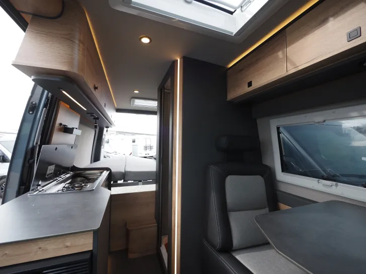 Fahrzeugbild Clever Aventuro 4x4 Sprinter, Premium & Winter, uvm. #9