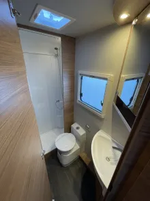 Fahrzeugbild Weinsberg CaraSuite EDITION SPICY 650 MF Stehhöhe 215 cm #10