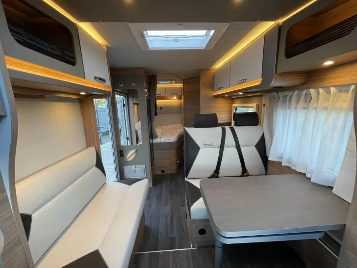 Fahrzeugbild Weinsberg CaraSuite EDITION SPICY 650 MF Stehhöhe 215 cm #5