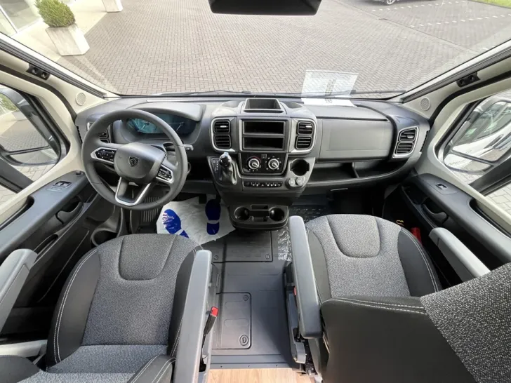 Fahrzeugbild Crosscamp ELMNT 6.0 DS Peugeot #10