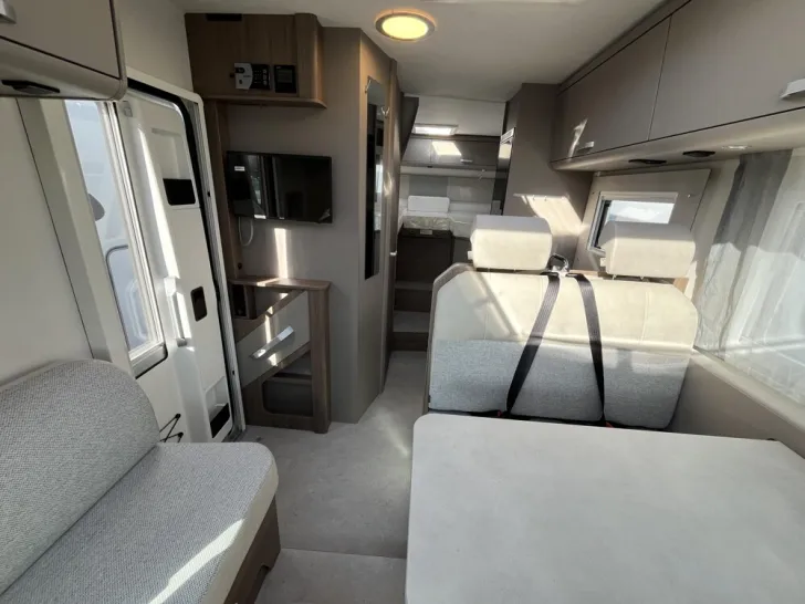 Fahrzeugbild Carado T 328 #6