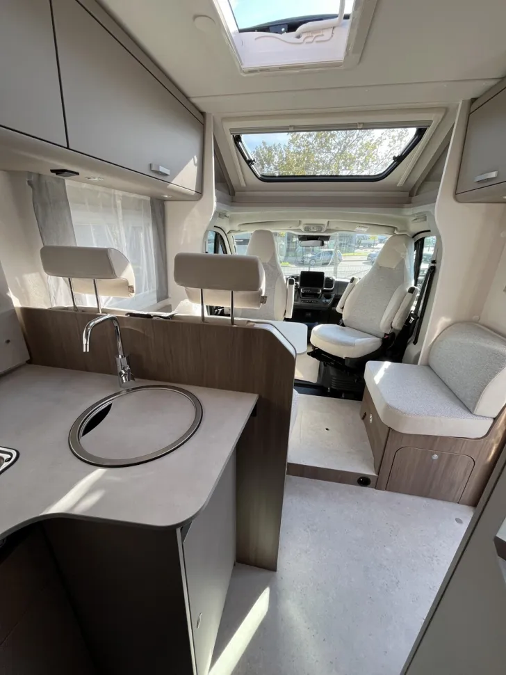 Fahrzeugbild Carado T 328 #12