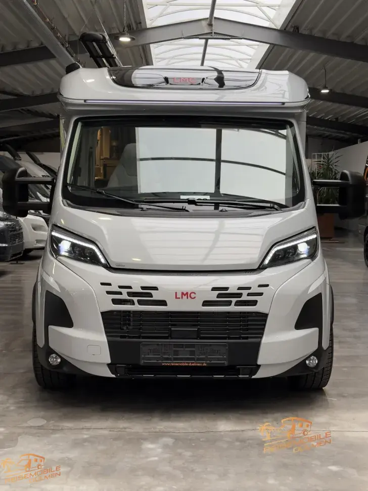 Fahrzeugbild LMC Cruiser 740 EL 8G Auto #2
