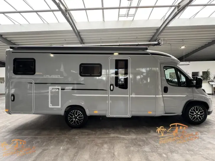 Fahrzeugbild LMC Cruiser 740 EL 8G Auto #4