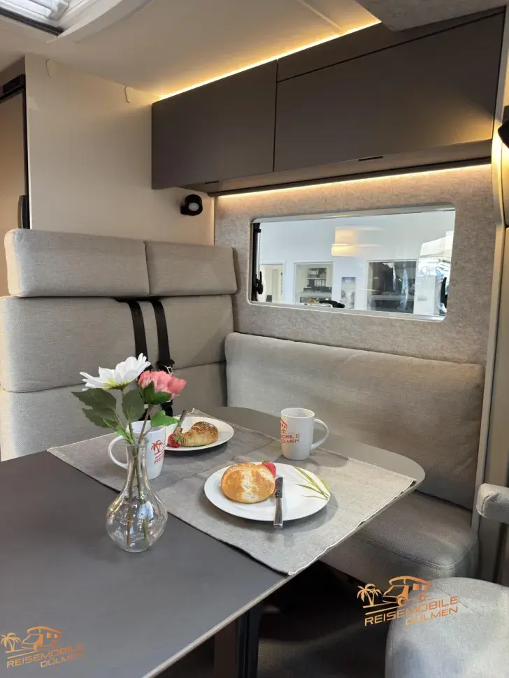 Fahrzeugbild LMC Cruiser 740 EL 8G Auto #13