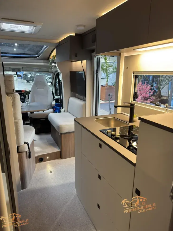Fahrzeugbild LMC Cruiser 740 EL 8G Auto #25