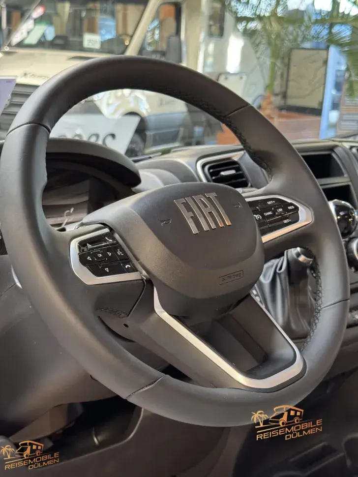 Fahrzeugbild LMC Cruiser 740 EL 8G Auto #28