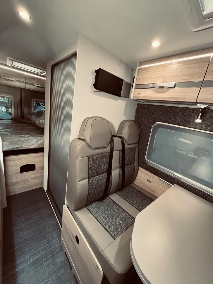 Fahrzeugbild Dethleffs Globetrail 600 DS YOUNG CAMPER #24