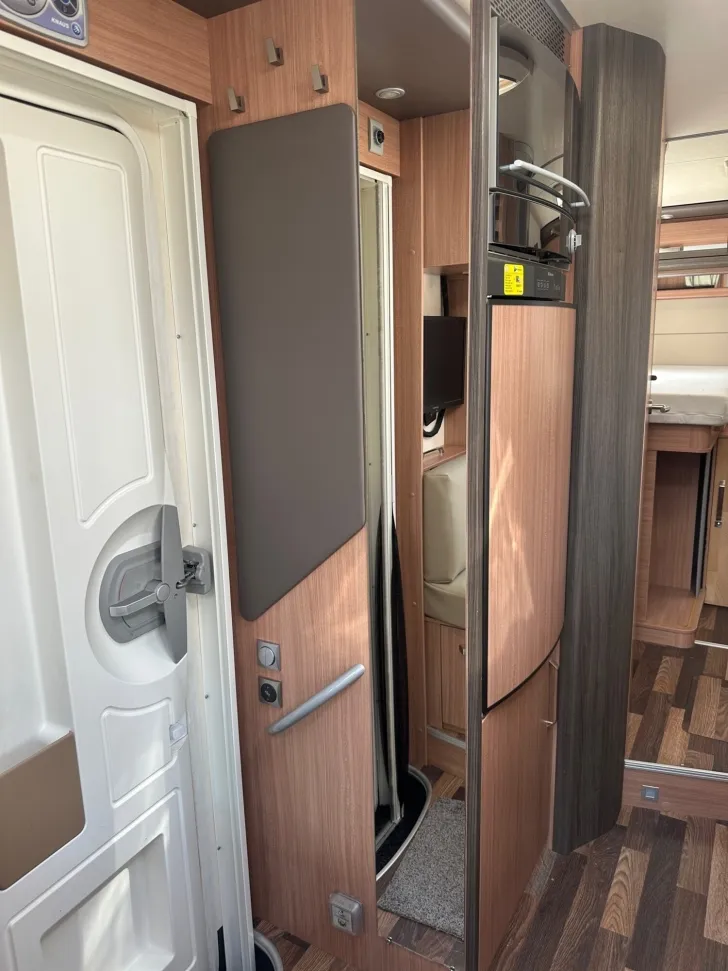 Fahrzeugbild Knaus Sky Ti 700 MEG Hundeumbau #23