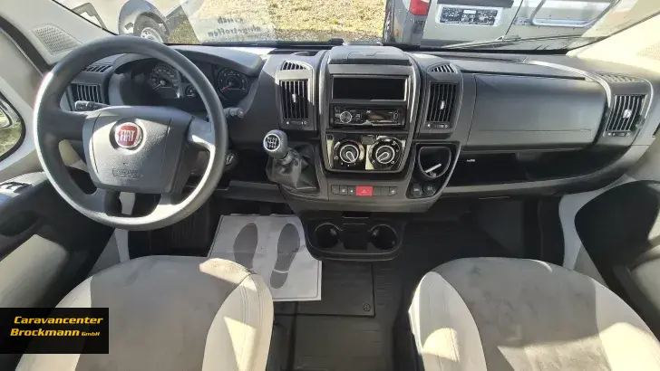 Fahrzeugbild Sunlight A 70 sehr gepflegt - 5 Sitzplätze #9