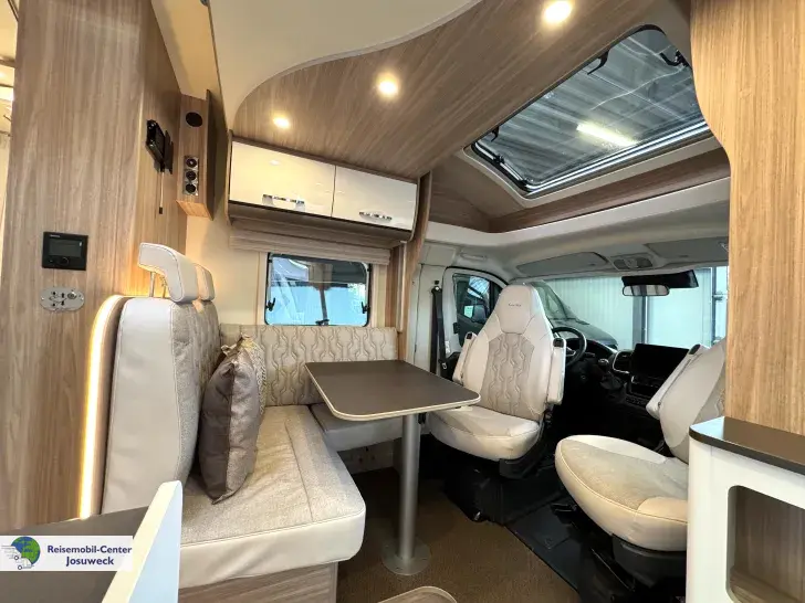 Fahrzeugbild Bürstner Limited T 690 G Einzelbetten u.. Hubbett vorne #10