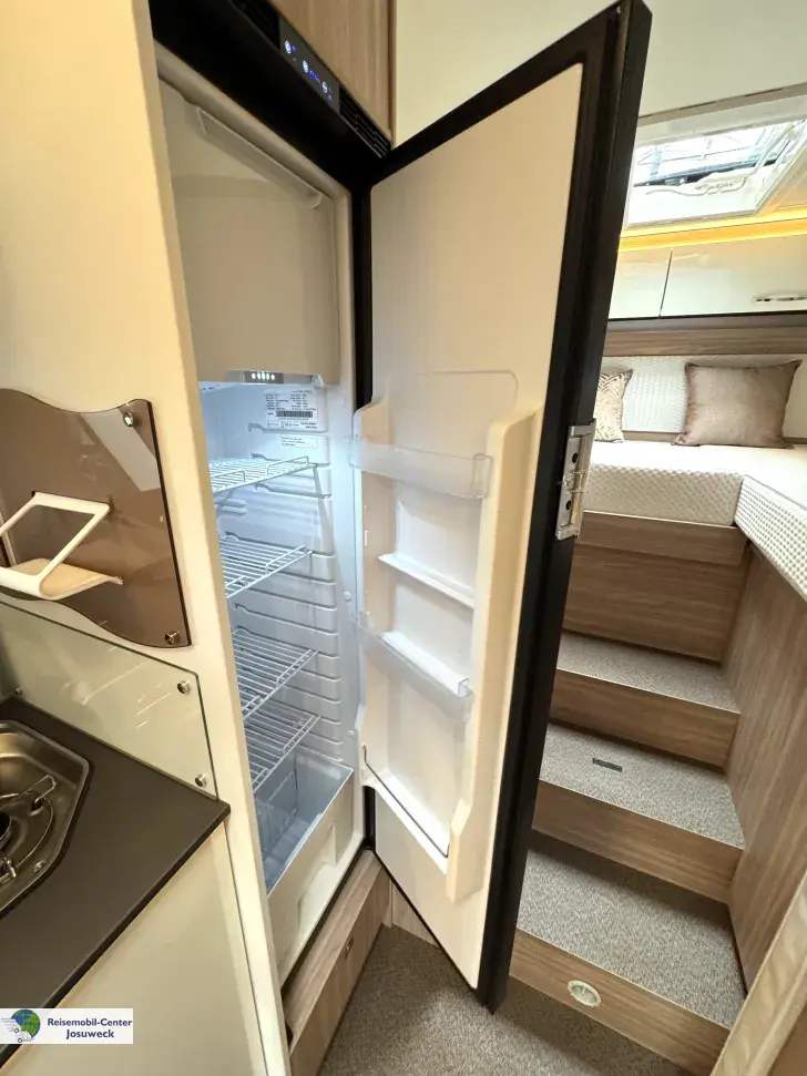 Fahrzeugbild Bürstner Limited T 690 G Einzelbetten u.. Hubbett vorne #14