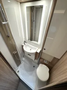 Fahrzeugbild Bürstner Limited T 690 G Einzelbetten u.. Hubbett vorne #15