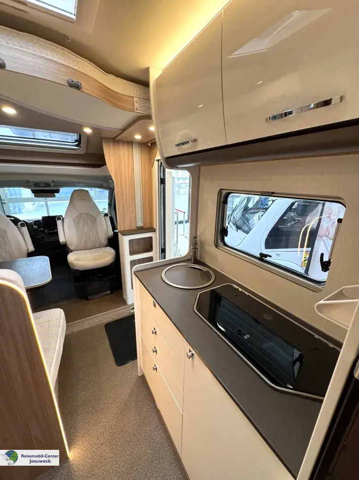Fahrzeugbild Bürstner Limited T 690 G Einzelbetten u.. Hubbett vorne #18
