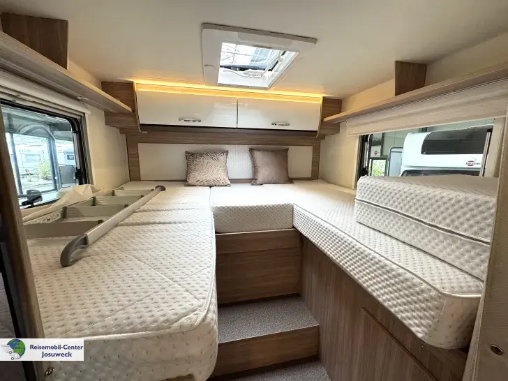 Fahrzeugbild Bürstner Limited T 690 G Einzelbetten u.. Hubbett vorne #19