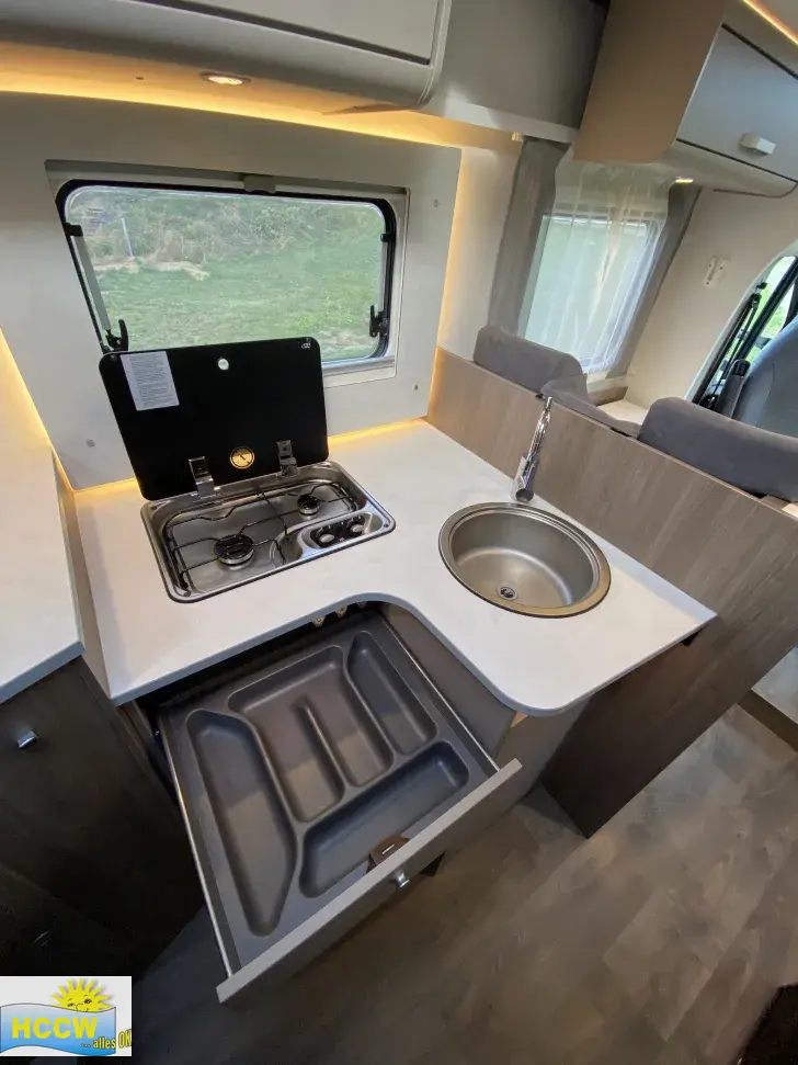 Küchen Carado T 338 pro+ / Hubbett / SAT & TV
