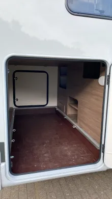 Heckgarage Carado T 338 pro+ / Hubbett / SAT & TV