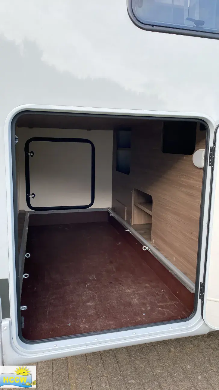 Heckgarage Carado T 338 pro+ / Hubbett / SAT & TV
