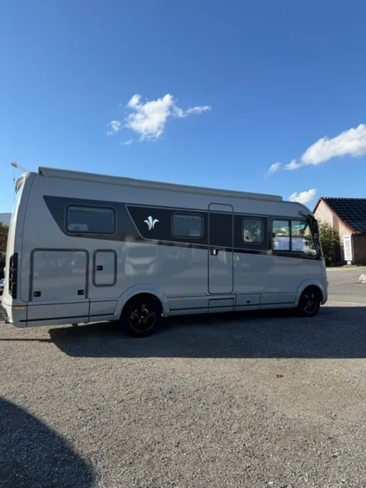 Fahrzeugbild Niesmann + Bischoff iSmove 7.3 F 21.000 Euro Preisvorteil #3