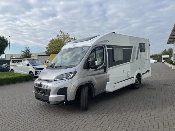 Fahrzeugbild Carado V 337 #4