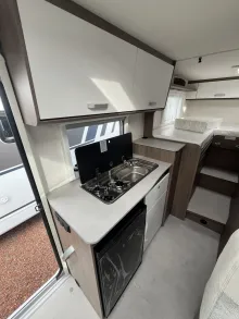 Fahrzeugbild Carado V 337 #9
