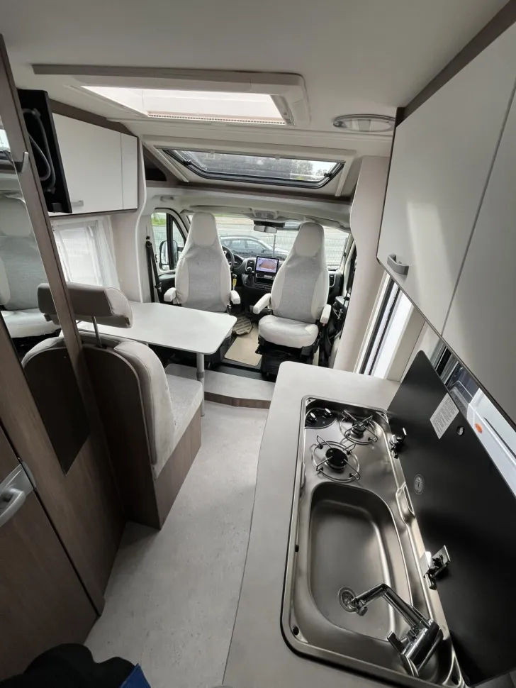 Fahrzeugbild Carado V 337 #13