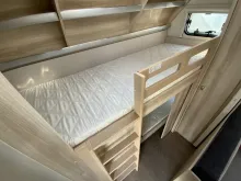 Fahrzeugbild Hobby De Luxe 540 KMFe 1.800 kg, Garage, Kaltschaum #6