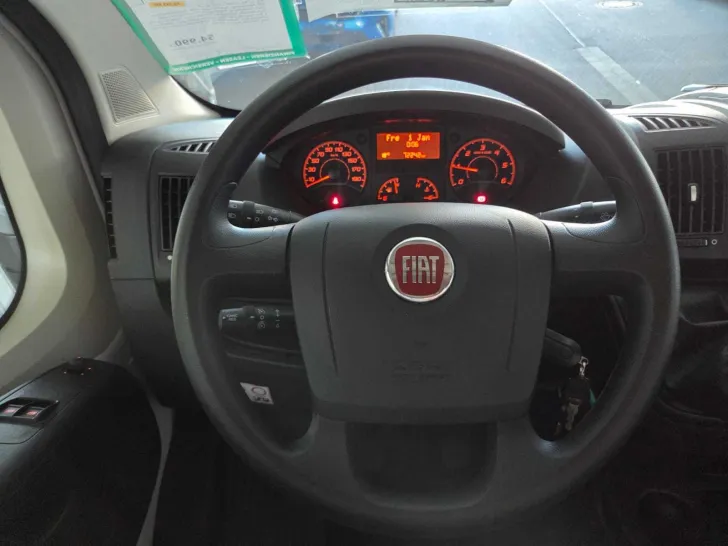 Fahrzeugbild Carado A 361 Multi Media RFK+Hubbett+Klima #9